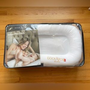 White dockatot and gray extra cover